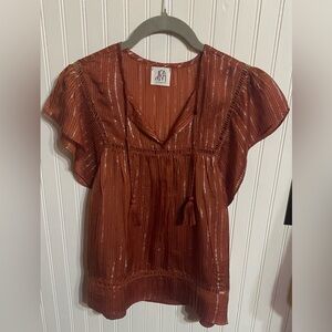 NWT dRA Los Angeles Flutter Sleeve Blouse Size XS/Small in Picante